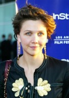 Maggie Gyllenhaal Longsleeve T-shirt #1346749