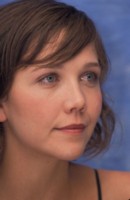 Maggie Gyllenhaal Longsleeve T-shirt #1346765