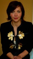 Maggie Gyllenhaal Longsleeve T-shirt #1454933