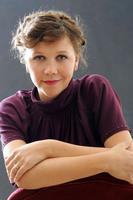 Maggie Gyllenhaal Longsleeve T-shirt #2031824