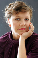 Maggie Gyllenhaal Longsleeve T-shirt #2031886