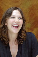 Maggie Gyllenhaal Longsleeve T-shirt #2402341