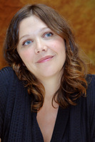 Maggie Gyllenhaal Longsleeve T-shirt #2402343