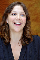 Maggie Gyllenhaal Longsleeve T-shirt #2402344