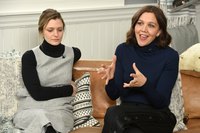 Maggie Gyllenhaal Longsleeve T-shirt #2999824