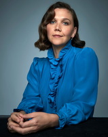 Maggie Gyllenhaal Longsleeve T-shirt #3664018