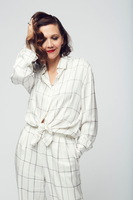 Maggie Gyllenhaal Longsleeve T-shirt #3677491