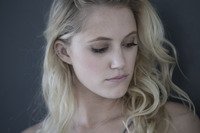 Maika Monroe t-shirt #2406186