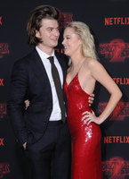 Maika Monroe tote bag #G1066199