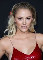 Maika Monroe longsleeve t-shirt #2824109