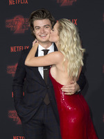 Maika Monroe tote bag #G1066267