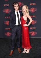 Maika Monroe Sweatshirt #2824182