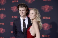 Maika Monroe mug #G1066312