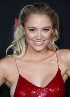 Maika Monroe longsleeve t-shirt #2824231