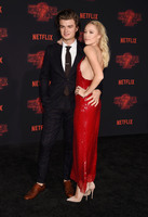 Maika Monroe Sweatshirt #2824233