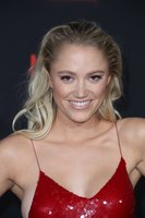 Maika Monroe mug #G1066370