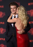 Maika Monroe Sweatshirt #2824292