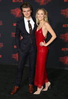 Maika Monroe mug #G1066392