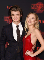 Maika Monroe Sweatshirt #2824357