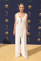 Maika Monroe Sweatshirt #3738942