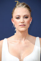 Maika Monroe mug #G2356210