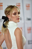 Maika Monroe mug #G2375509