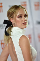 Maika Monroe mug #G2375515
