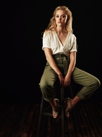 Maika Monroe t-shirt #3873260