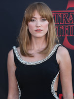 Maika Monroe Sweatshirt #3879081