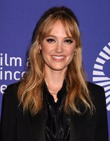 Maika Monroe mug #G2496339