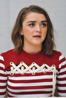Maisie Williams Sweatshirt #2854155