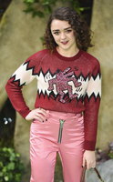 Maisie Williams longsleeve t-shirt #2999899