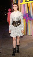 Maisie Williams Sweatshirt #3914821