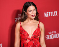 Mandy   Moore longsleeve t-shirt #2846438