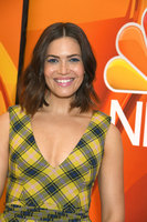 Mandy Moore Longsleeve T-shirt #3859381
