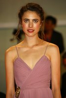 Margaret Qualley mug #G2478130