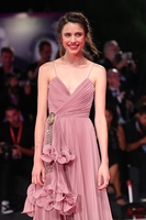 Margaret Qualley mug #G2478144
