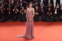 Margaret Qualley t-shirt #3860904