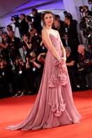 Margaret Qualley mug #G2478202