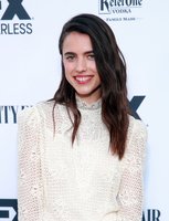 Margaret Qualley Longsleeve T-shirt #3881670