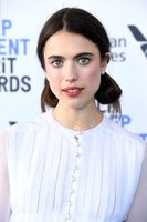 Margaret Qualley longsleeve t-shirt #3929454