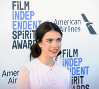 Margaret Qualley magic mug #G2546764