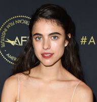 Margaret Qualley Sweatshirt #3929668