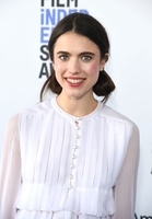 Margaret Qualley Sweatshirt #3929679