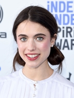 Margaret Qualley mug #G2546935