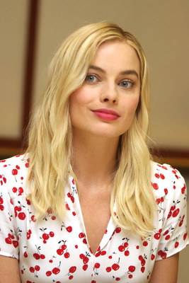 Margot Robbie Mouse Pad 2613356