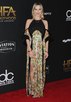 Margot Robbie Longsleeve T-shirt #2886331