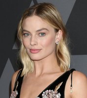 Margot Robbie t-shirt #2886360