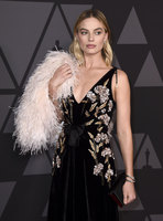 Margot Robbie t-shirt #2886368