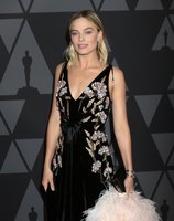 Margot Robbie hoodie #2886399